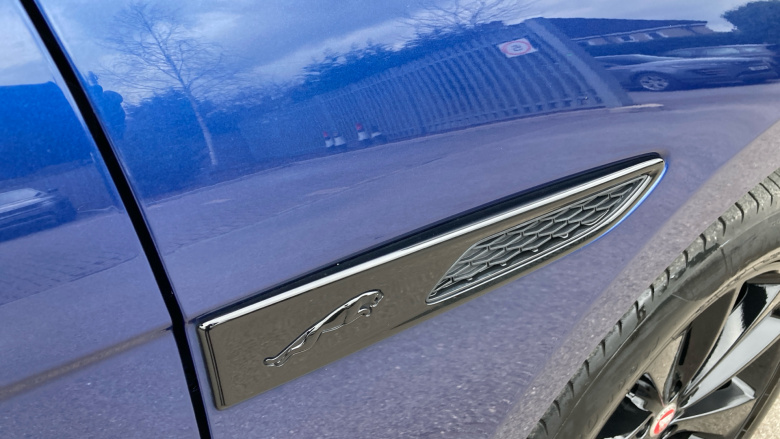 Jaguar F-Pace 2.0 P400e R-Dynamic SE 5dr Auto AWD Estate